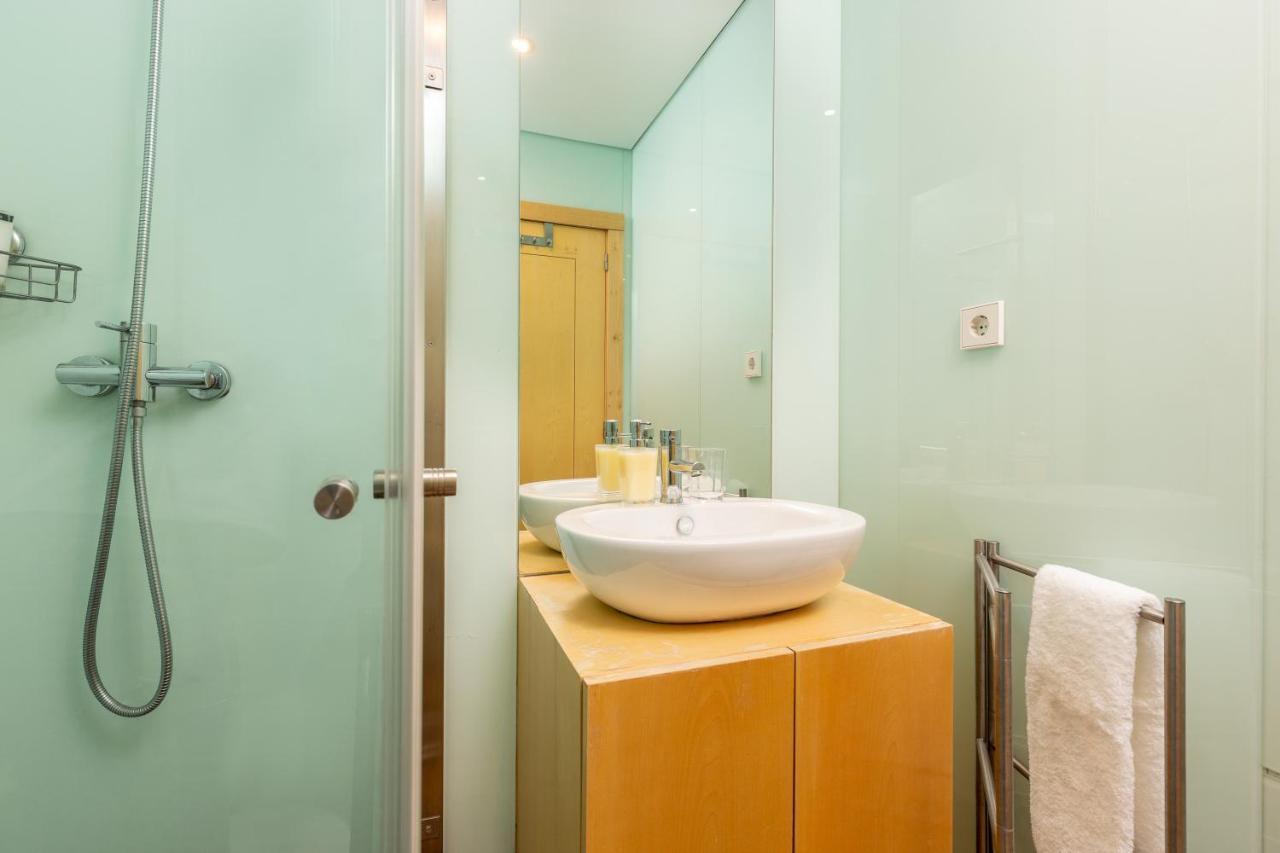 Sunny Loft In Downtown Porto With Private Parking Lejlighed Eksteriør billede